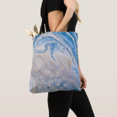 Blaue und weiße flüssige Kunst Tasche (Von Nahem)