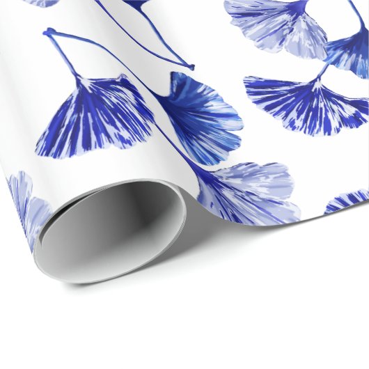 Blaue und weiße Gingko-Blätter Geschenkpapier (Rolleneckpunkt)