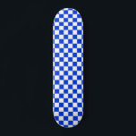 Blaue und weiße Karteikarte Skateboard<br><div class="desc">Checked Checked Checked Checked Checked Karo Muster in Royal Blue and White. Geometrisches minimalistisches Fliesenmuster in hellblau. Retro und modern. Von Kierkegaard Design Studio.</div>