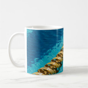 Blaue und weiße Ketten auf blauem Wat Kaffeetasse