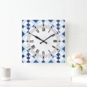 Blaue und weiße marokkanische Geometrische Küche Quadratische Wanduhr (Zuhause)