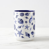 Blaue und weiße Muscheln Zweifarbige Tasse (Mittel)