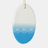 Blaue und weiße Pfeifen mit Zeitungspapier-Hinterg Keramikornament (Rechts)