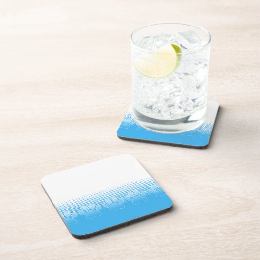 Blaue und weiße Pfeifen mit Zeitungspapier-Hinterg Untersetzer (Rechte Seite)