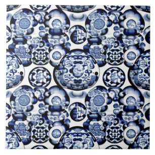 Blaue und weiße Porzellan-inspirierte Blumenmotive Fliese