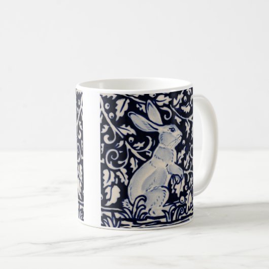 Blaue und weiße Rabbit Tile Woodland Vines Leaf Be Kaffeetasse (VorderseiteRechts)