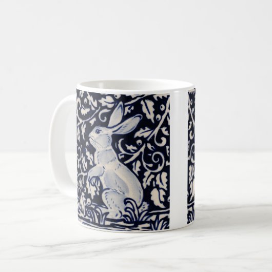 Blaue und weiße Rabbit Tile Woodland Vines Leaf Be Kaffeetasse (Vorderseite Links)