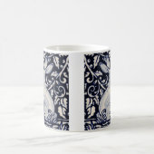 Blaue und weiße Rabbit Tile Woodland Vines Leaf Be Kaffeetasse (Mittel)