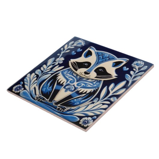 Blaue und weiße Raccoon Folklore Fliese (Seite)