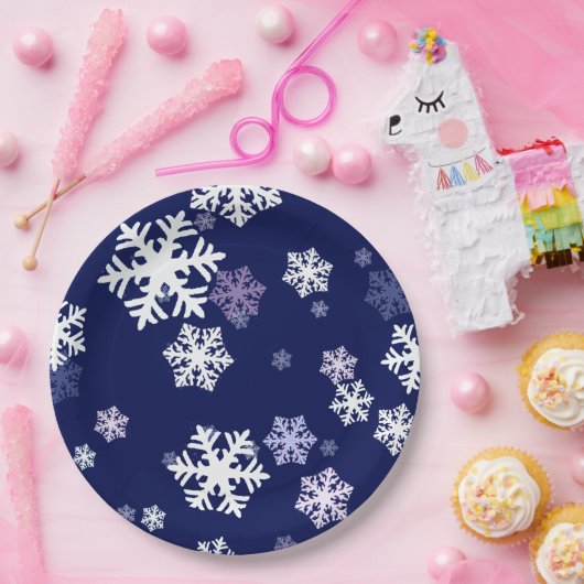 Blaue und weiße Schneeflocken auf dunkelblauem Bod Pappteller (Party)