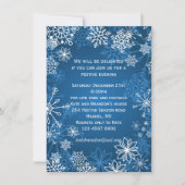 Blaue und weiße Schneeflocken Weihnachtsfest Party Einladung (Vorderseite)