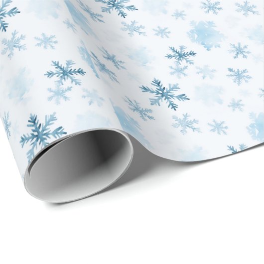Blaue und weiße Schneeflocken Winter Moderne Weihn Geschenkpapier (Rolleneckpunkt)