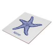 Blaue und weiße Seesterne mit Namen Keramik Fliese (Seite)