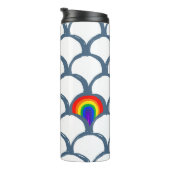 Blaue und weiße Skizze Scallop Muster & Regenbogen Thermosbecher (Nach rechts gedreht)