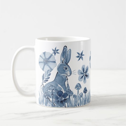 Blaue und weiße sonnige Blume Monogramm Osterkanin Kaffeetasse (Links)
