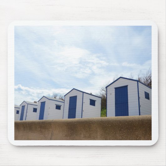 Blaue und weiße Strandhütten Mousepad (Vorne)