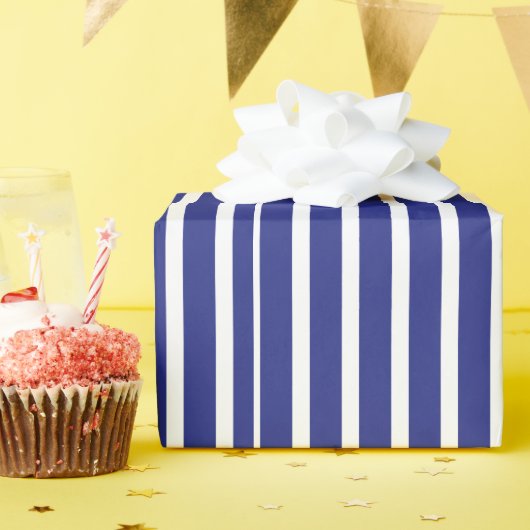 Blaue und weiße Streifen Geschenkpapier (Geburtstagsparty)