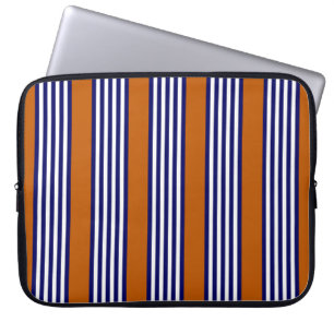 Blaue und weiße Streifen mit verbrannter Orange Laptopschutzhülle