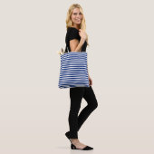 Blaue und weiße Streifen Tasche (Am Model)