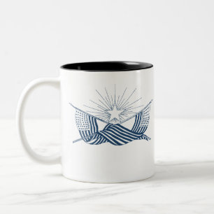 Blaue und weiße Vintage amerikanische Flaggen mit Zweifarbige Tasse