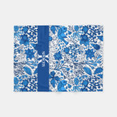 Blaue und Weiße Volkskunst-Monogramm-Fleece-Decke Fleecedecke (Vorderseite (Horizontal))
