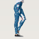 Blaue und weiße Weihnachtsbäume und Schneeflocken Leggings (Rechts)
