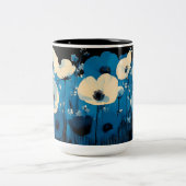 Blaue und weiße Wildblumen Zweifarbige Tasse (Mittel)