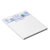 Blaue und weiße Winterschneeflocken | Gewohnter Ur Notizblock (angewinkelt)