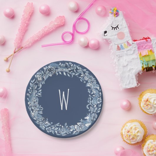 Blaue und weiße Woodland-Tierkreide-Delft-Monogram Pappteller (Party)