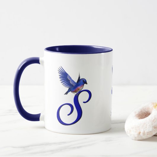 Blaue Vogel-Monogramm Anfangsbuchstabe S Elegant P Tasse (Mit Donut)