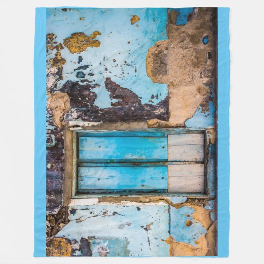 Blaue Wand und Tür Fleecedecke (Vorderseite)