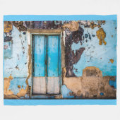 Blaue Wand und Tür Fleecedecke (Vorderseite (Horizontal))