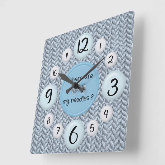 Blaue Wanduhr für Strickliebhaber (Winkel)