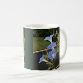 Blaue Wasserfall-Prunkwinde Kaffeetasse (VorderseiteRechts)