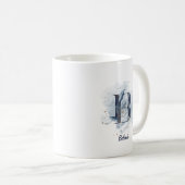 Blaue Wasserfarbe personalisierter Name Buchstabe Kaffeetasse (VorderseiteRechts)