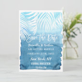 Blaue Wasserfarbe von weißen Palmenblättern Save The Date (Stehend Vorderseite)