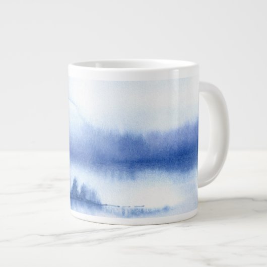 Blaue Wasserfarben-Pinienbäume Jumbo-Tasse (Vorderseite Rechts)