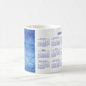 Blaue Wasserfarbskala Muster 2020 Kalender Kaffeetasse (Mittel)