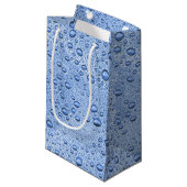 Blaue Wassertröpfchen Kleine Geschenktüte (Vorderseite Schrägansicht)
