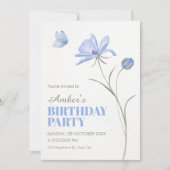 Blaue weiche Blumen-Geburtstag Einladung (Vorderseite)