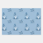 Blaue Weihnachts-Gnome Geschenkpapier Set (Vorderseite)