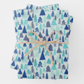 Blaue Weihnachtsbäume in einem Evergreen Forest Geschenkpapier Set (Beispiel)