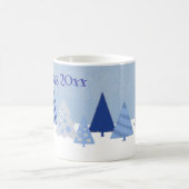 Blaue Weihnachtsbäume Kaffeetasse (Mittel)