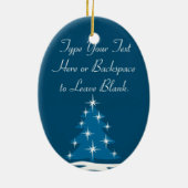 Blaue Weihnachtsdekoration Personalisierte Winterd Keramikornament (Hinten)