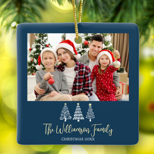 Blaue Weihnachtsfamilienfoto-Bäume Whimsical Schri Keramikornament