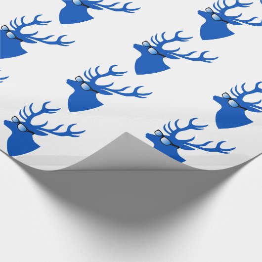 Blaue Weihnachtsrotwild mit Nerdgläsern Geschenkpapier (Ecke)