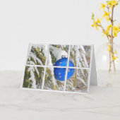 Blaue Weihnachtsschmuck im Fenster Karte (Gelbe Blume)
