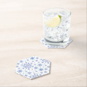 Blaue Weihnachtsschneeflocken im Winter Weiß Untersetzer (Vor Ort)