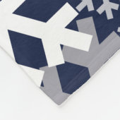 Blaue Weihnachtsschneeflocken Muster Fleecedecke (Ecke)
