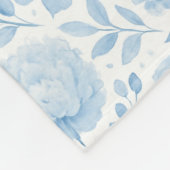 Blaue weiße Aquarell-Blumen Fleecedecke (Ecke)